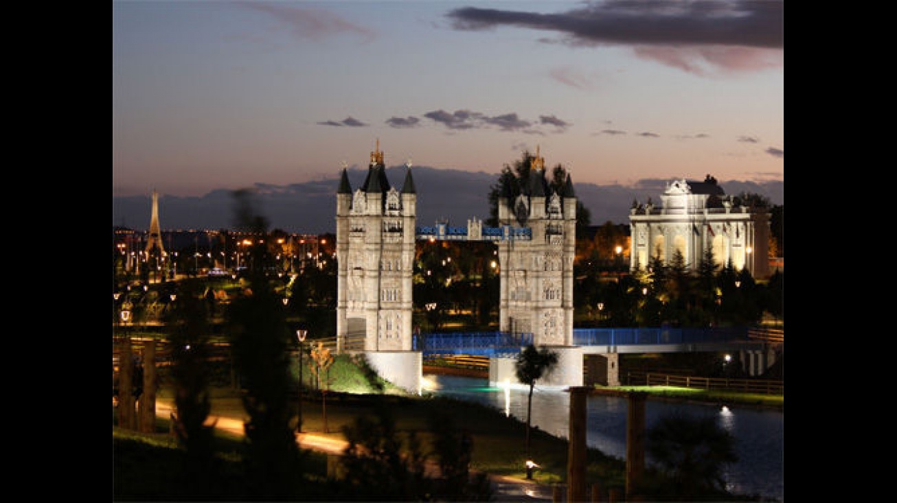 Parque Europa nocturno