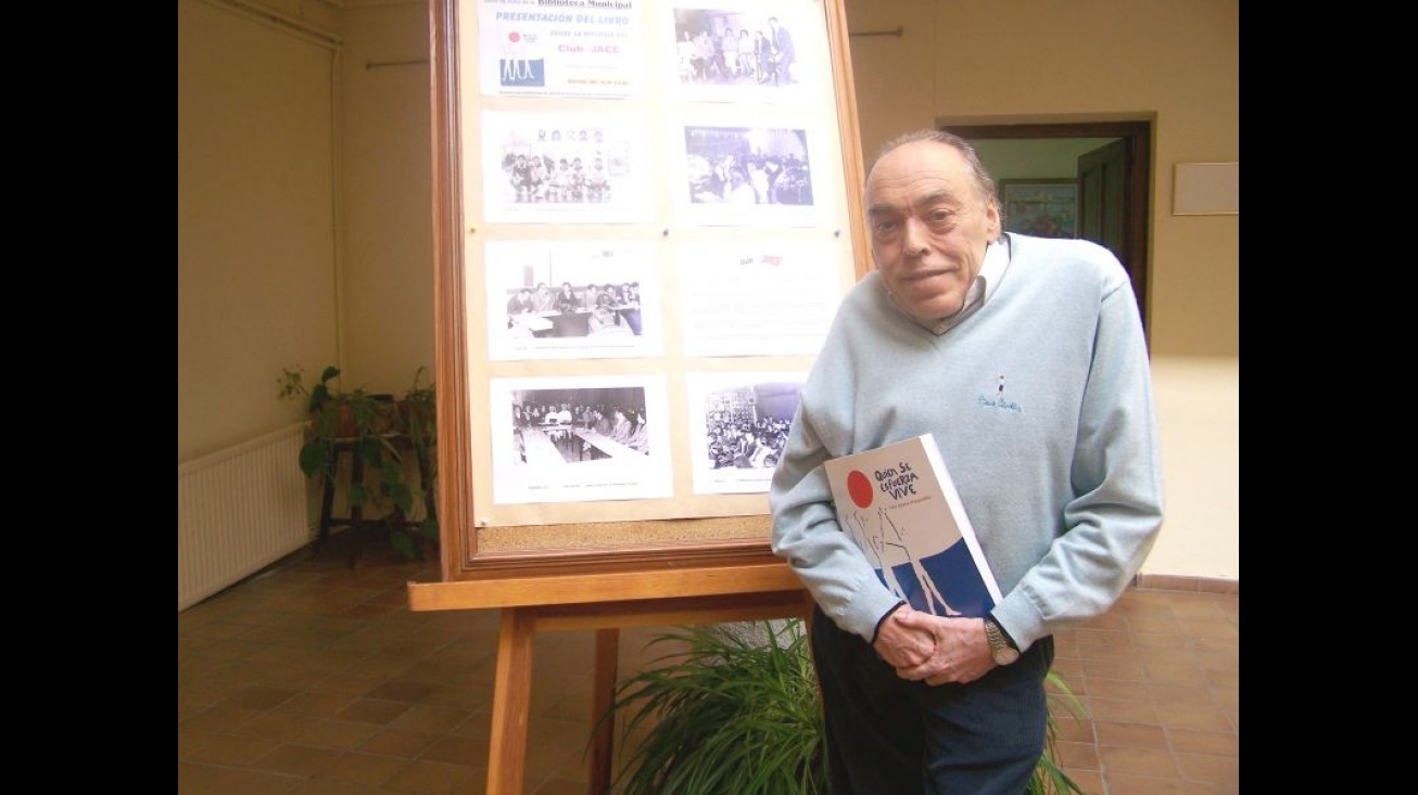 El desaparecido Paco Boni en la presentación de su libro