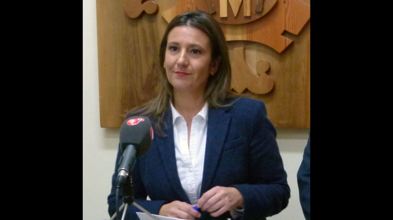 Lola Serna en rueda de prensa