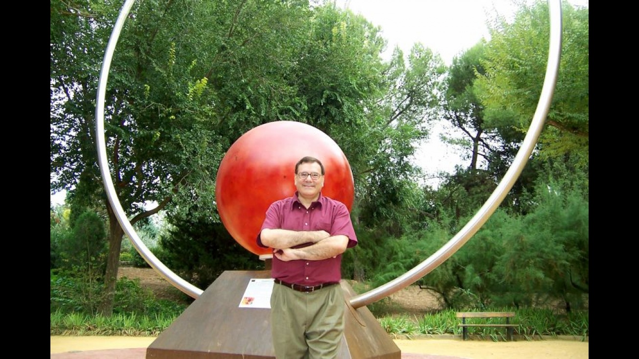 Julián G. Cambronero en el Paseo del Sistema Solar