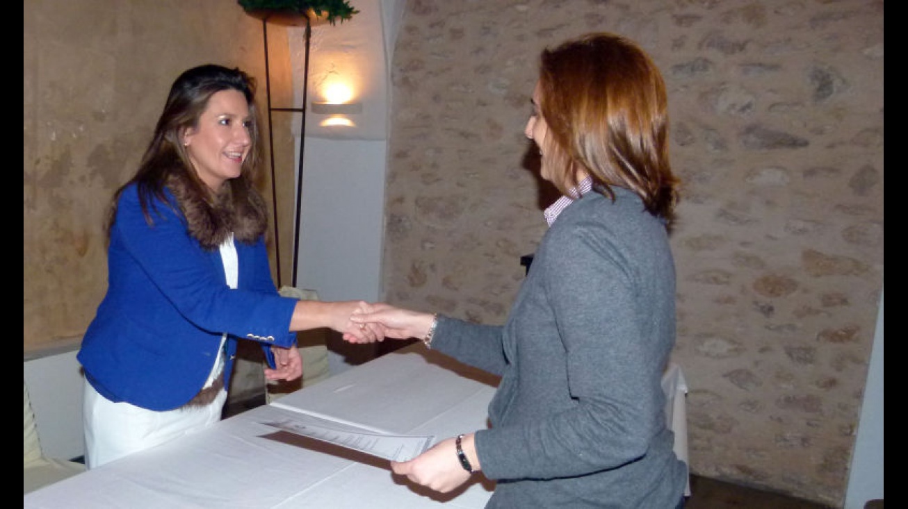 Momento del acto de entrega de diplomas