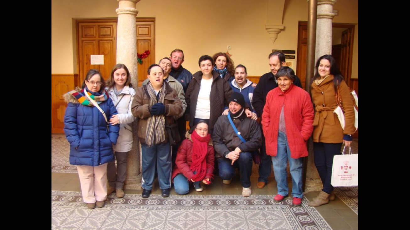 Alumnos del Centro ocupacional durante la visita al museo