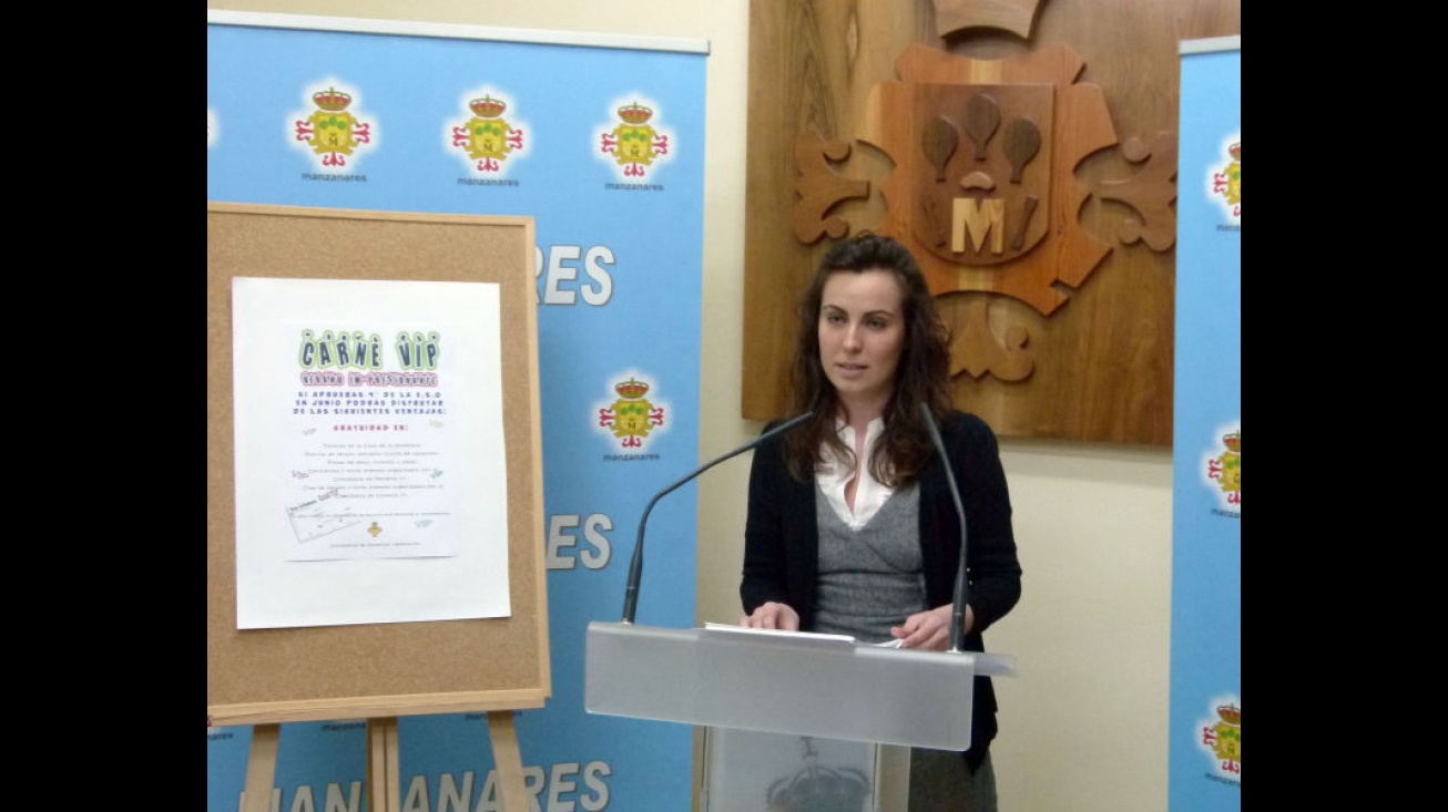 Carmen Beatriz alcolea en rueda de prensa