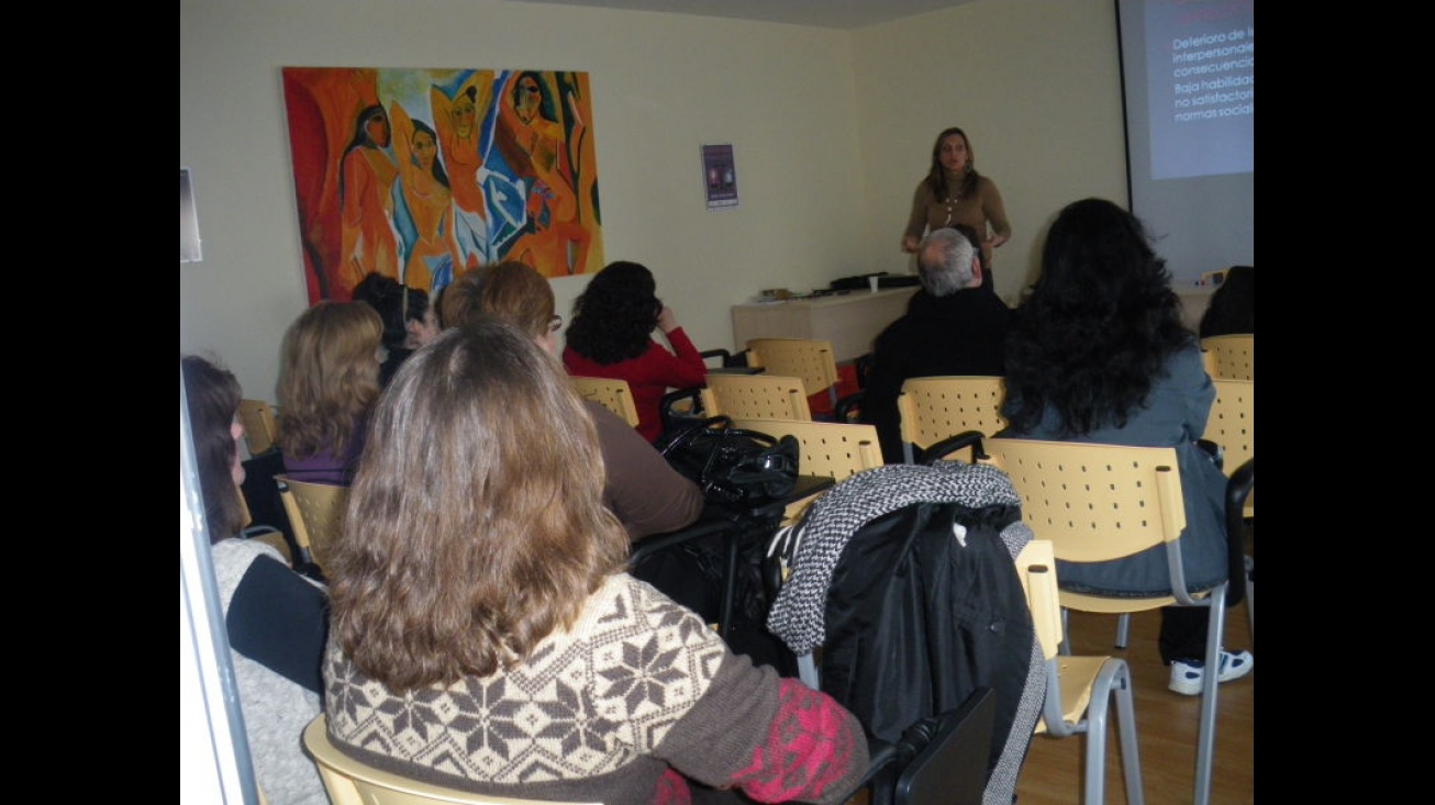 Charla salud mental en el centro de la mujer