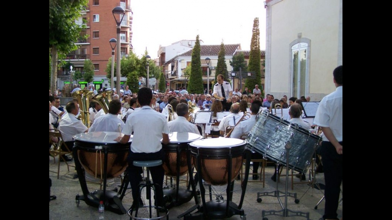 Banda Julián Sánchez Maroto en plaza del Gran Teatro, Archivo