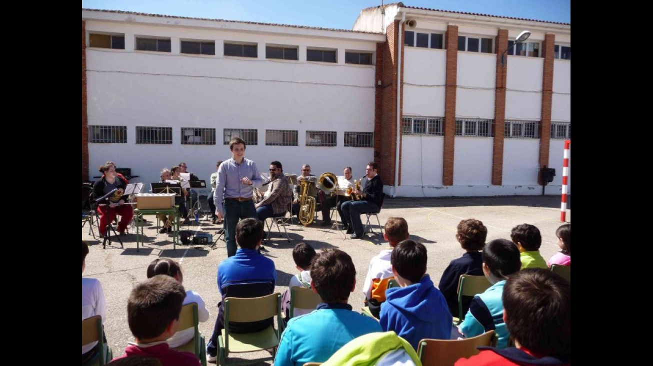 La Banda en el colegio Divina Pastora