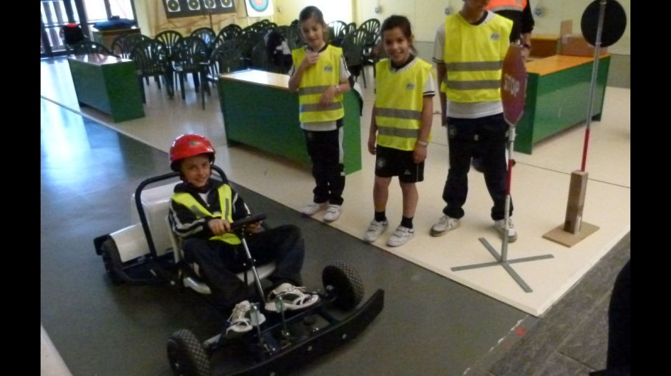 Niños en el circuito de educación vial