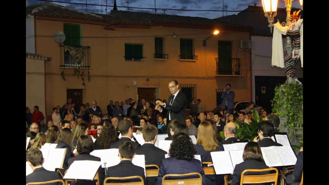 Momento del concierto de AMC Julián Sánchez Maroto en Plaza Santa Cruz