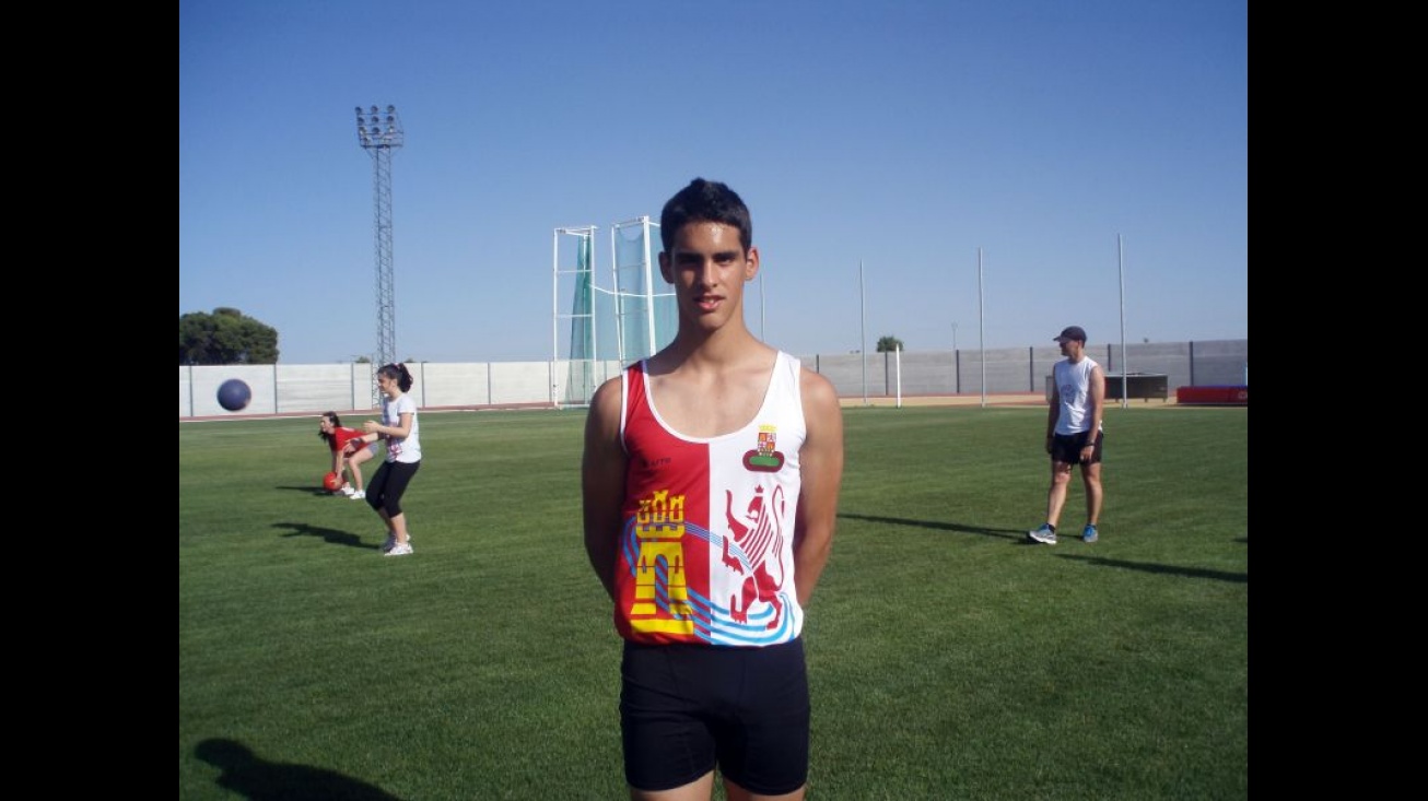 Javier Fernández-Pacheco, campeón regional juvenil de lanzamiento de peso