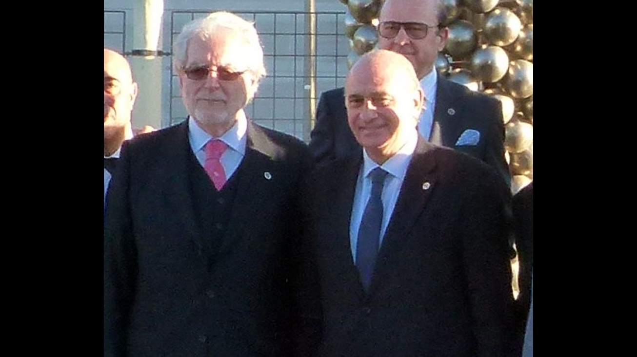 Manuel Labian en acto con el ministro del Interior, Jorge Fernández Díaz