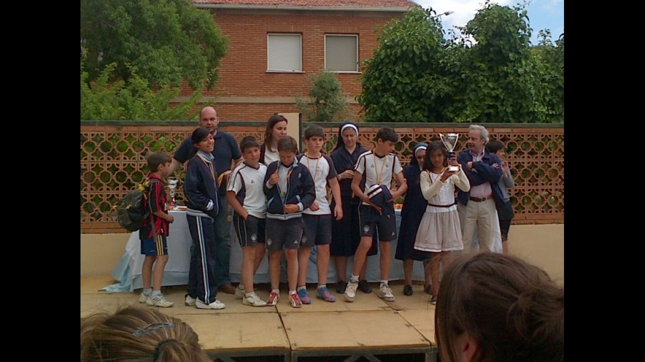 Momento de la entrega de trofeos