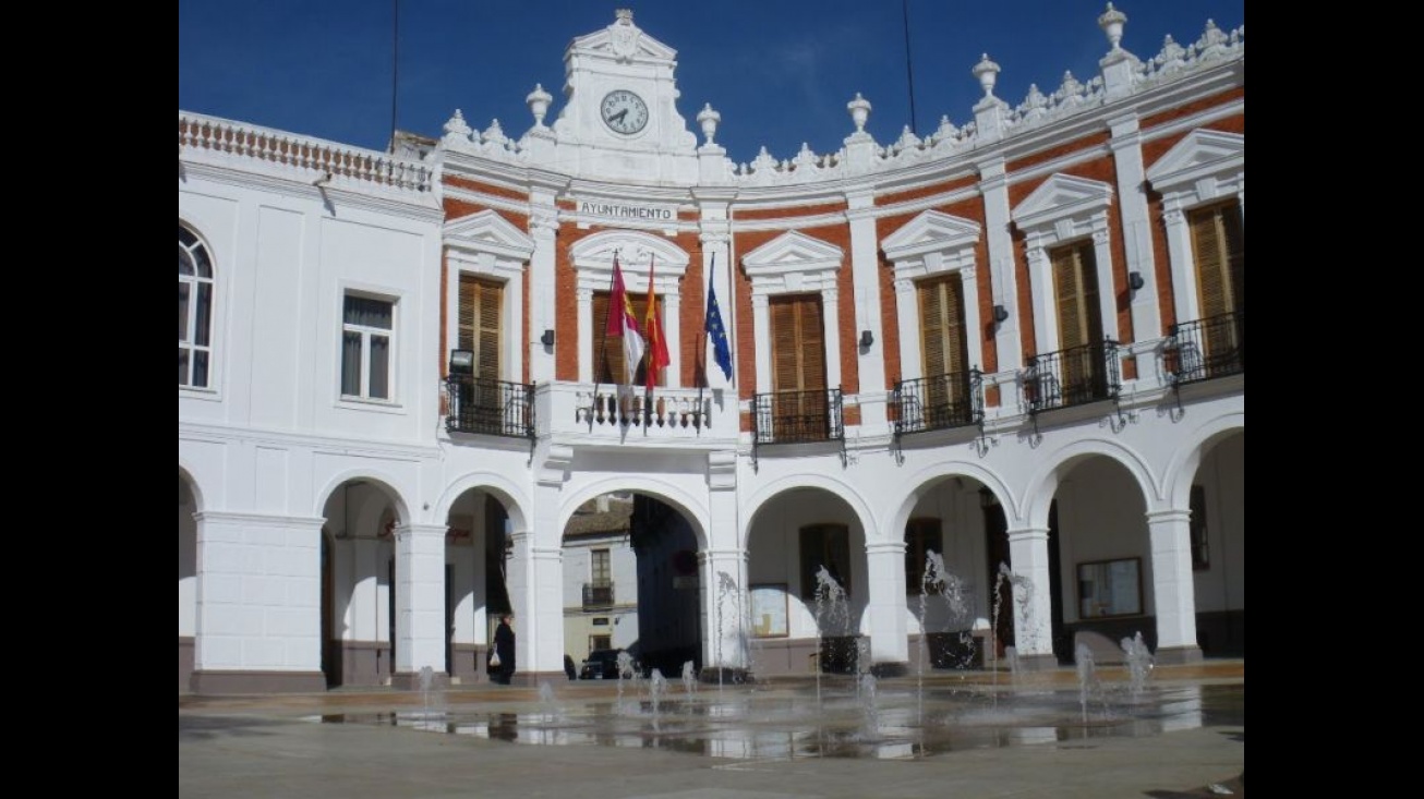 Exterior del Ayuntamiento de Manzanares