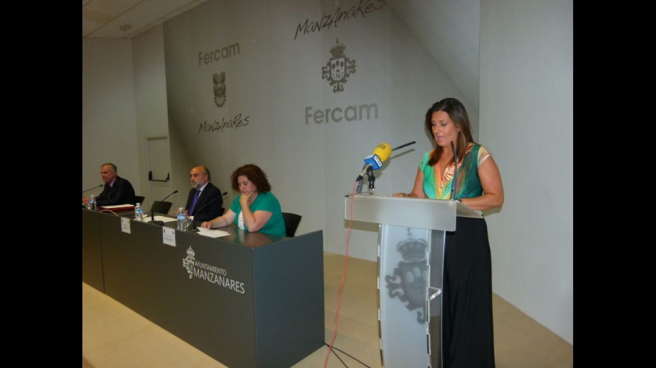 Lola Serna durante la presentación oficial de FERCAM 2013