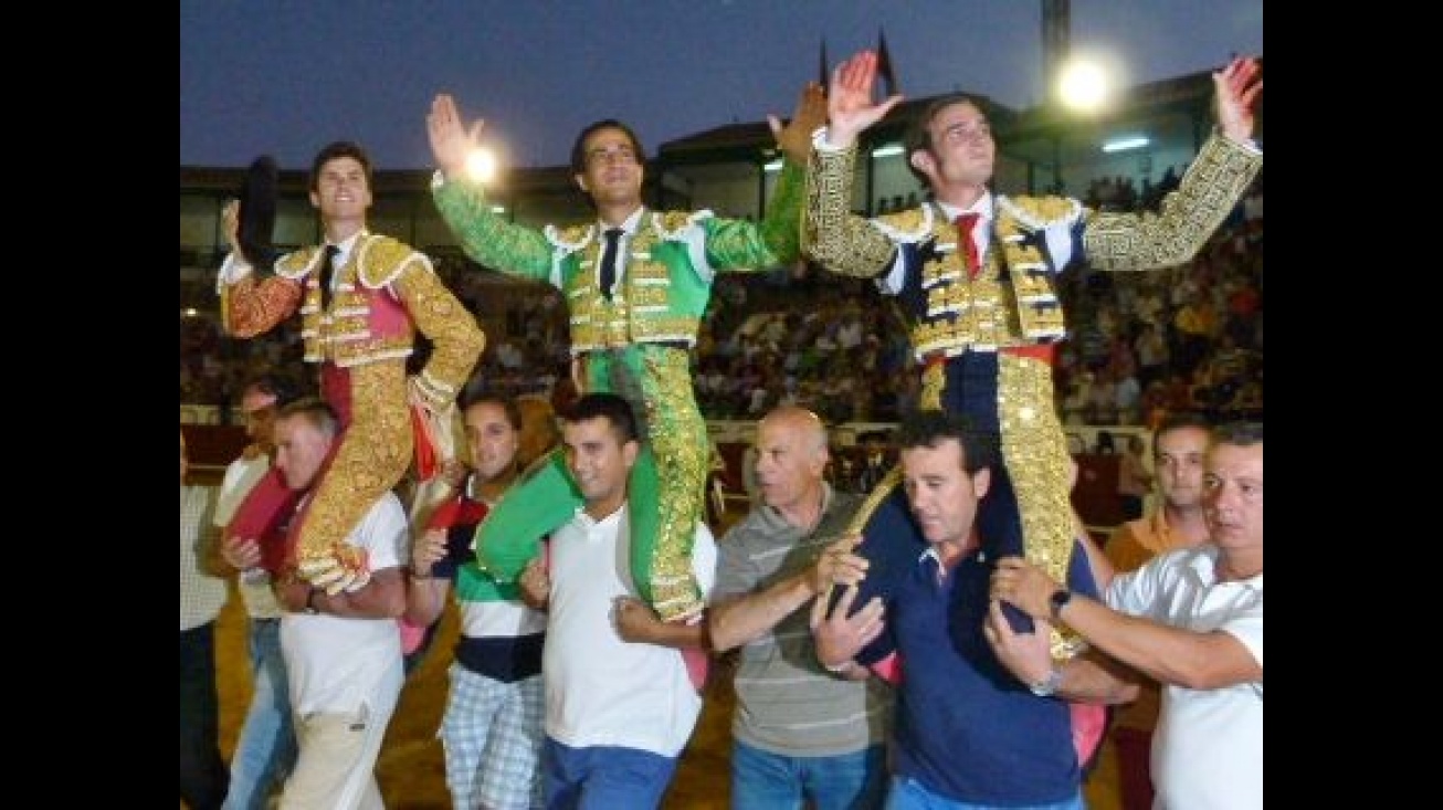 Luque, Fandiño y Huertas, a hombros en Manzanares