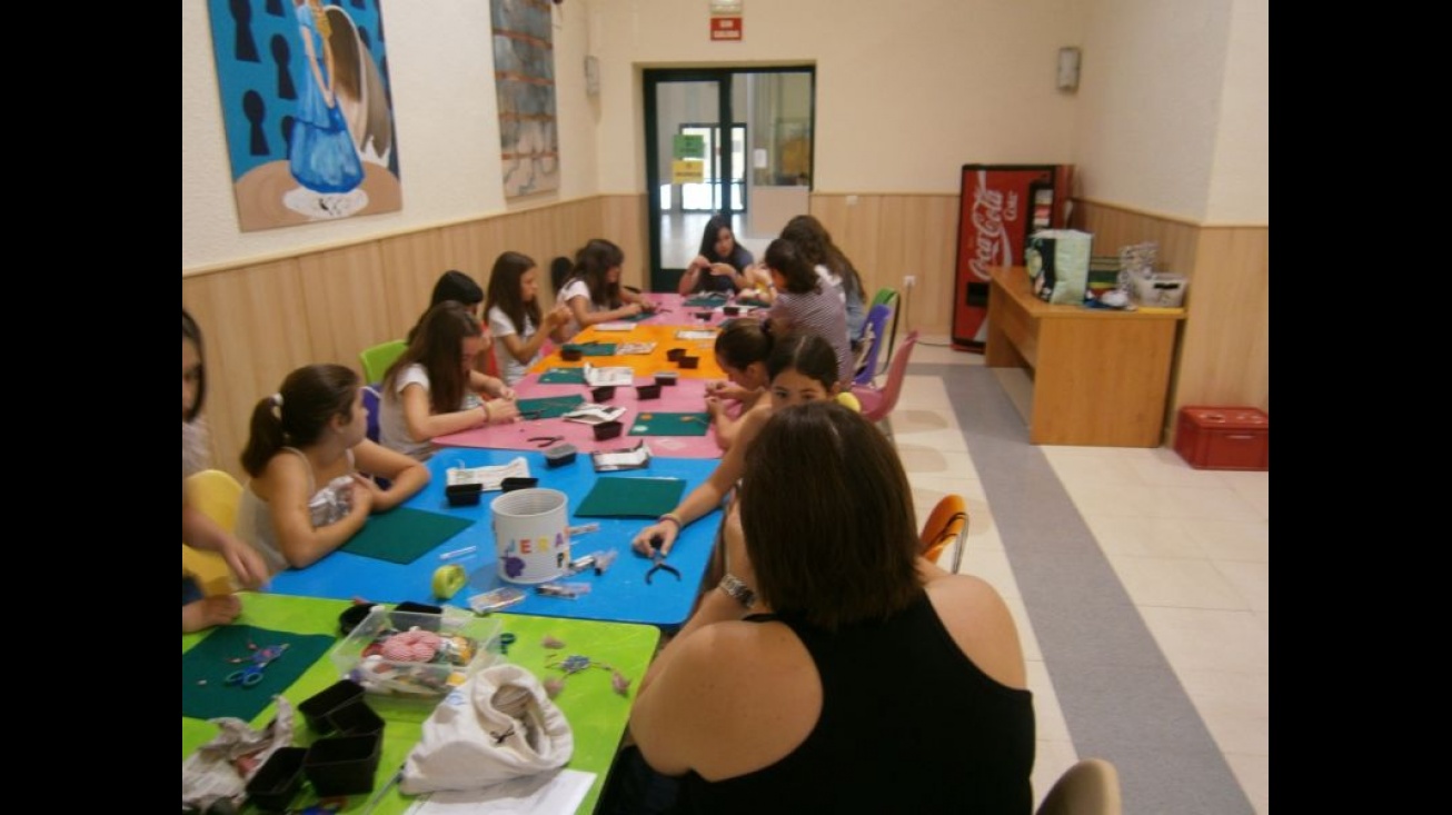 Taller de complementos en la Casa de la Juventud