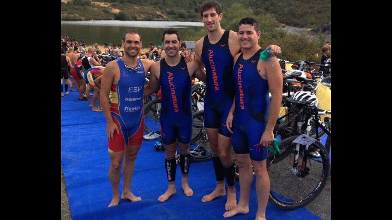 Miembros del Alucinatura en el Triatlón de Cabañeros