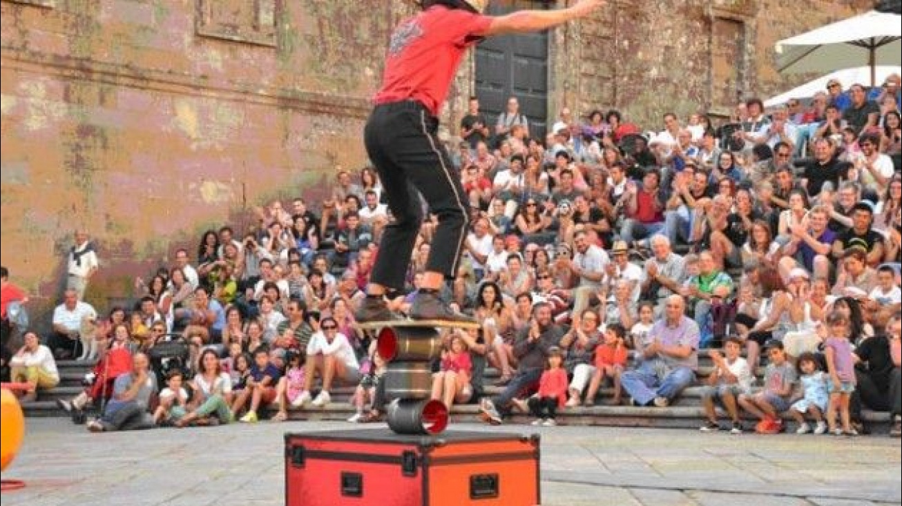 Chimichurri representa en la plaza "Cualquier Verdura"