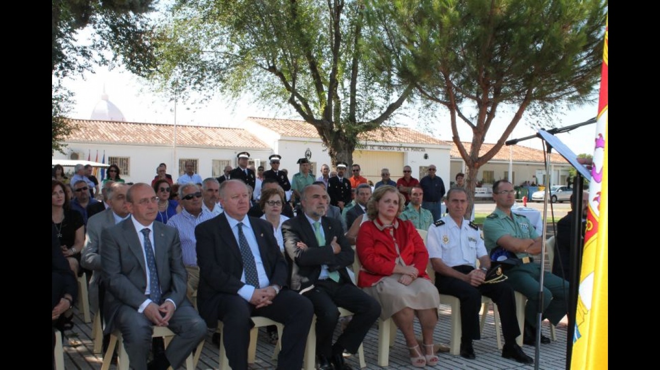 El alcalde de Manzanares, junto a otras autoridades en la fiesta de la Merced 2013