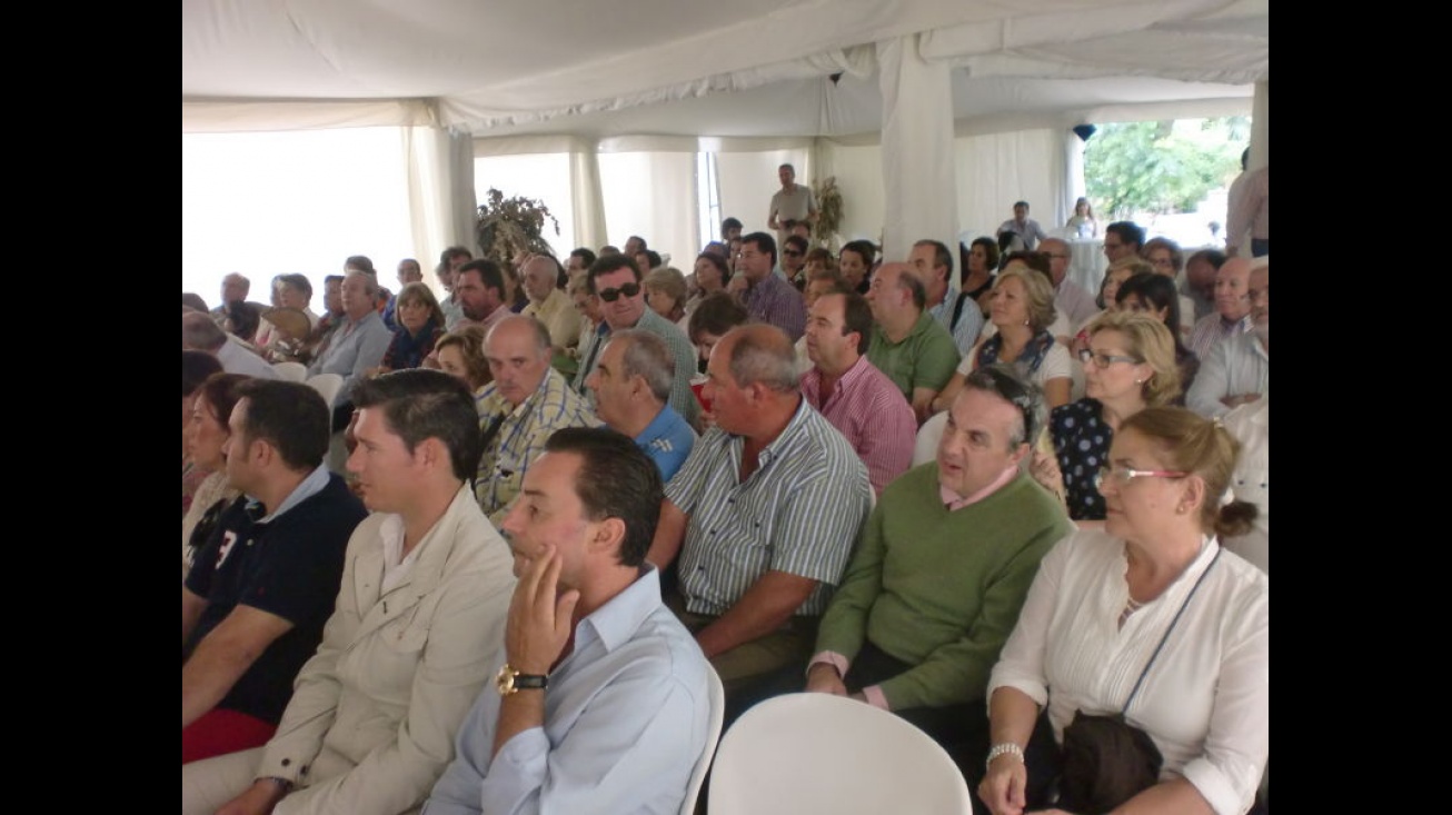 Miembros de la peña durante la conferencia sobre Ignacio Sánchez Mejías