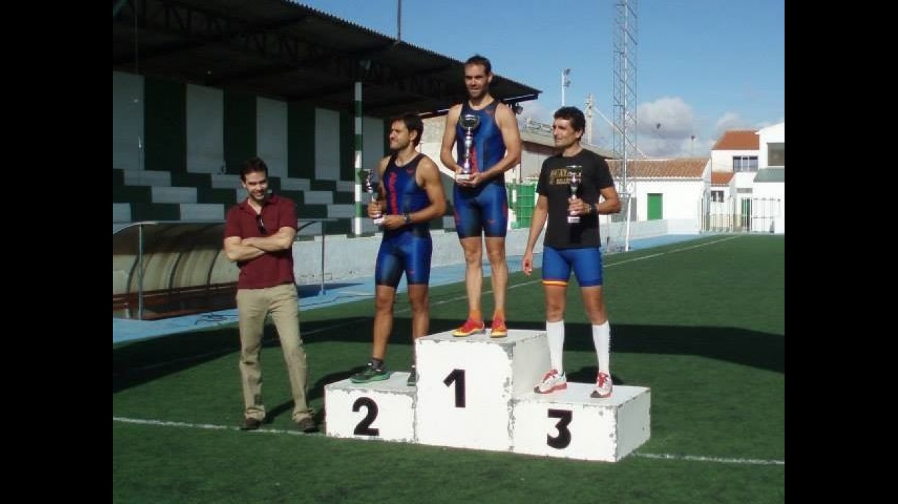 "Jaro" y Alfonso Navas en el pódium de Bolaños