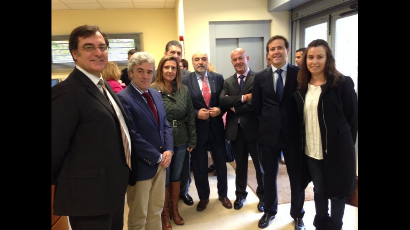 Delegación del Ayuntamiento de Manzanares junto al Consejero de Presidencia, el vicepresidente de la Diputación de Toledo y el alcalde de Seseña