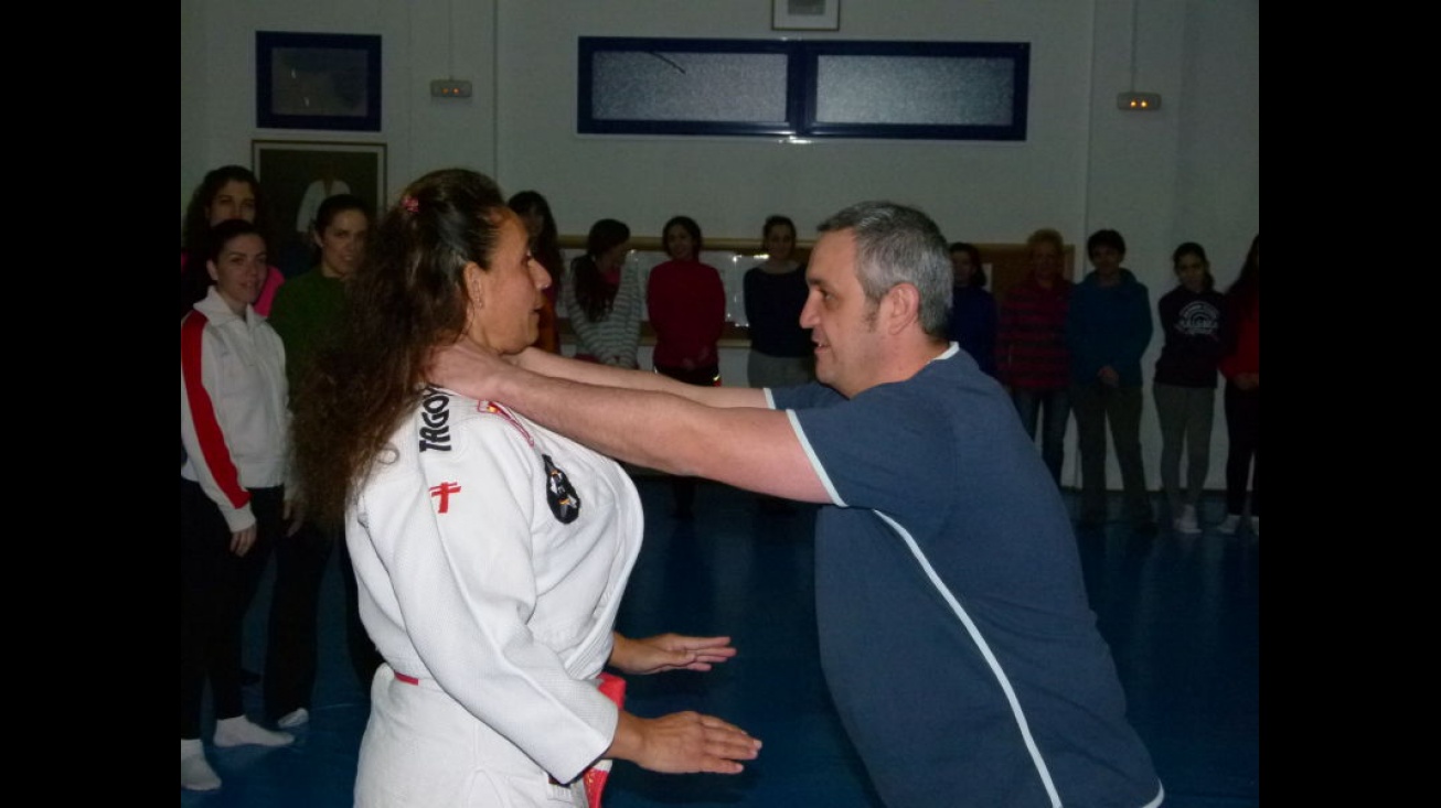 Paqui Moreno explicando una de las técnicas