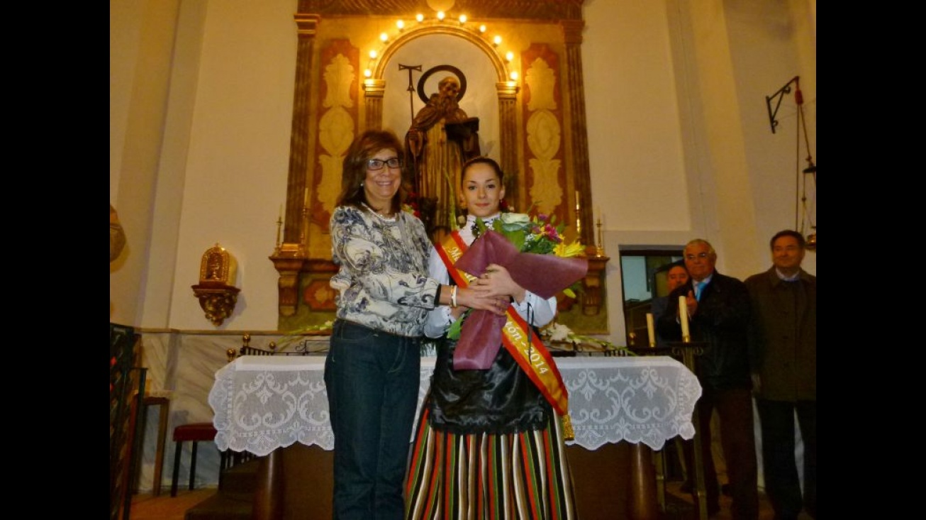 Isabel Quintanilla junto a la Mayorala de las fiestas