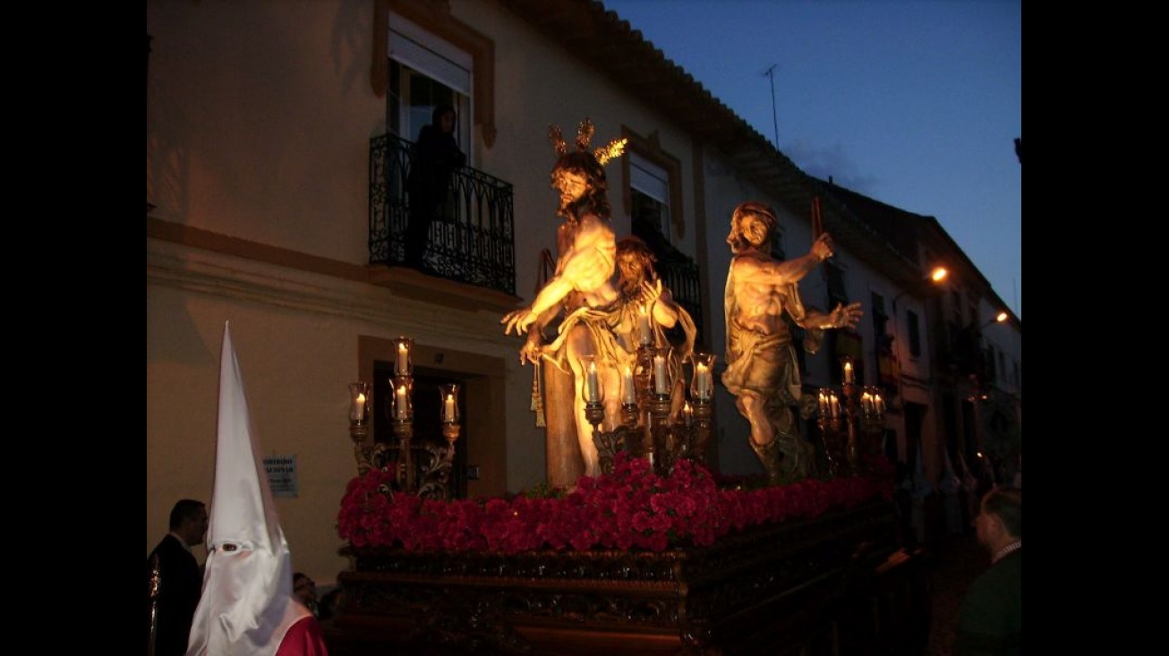 Paso de la Hermandad del Cristo en la Columna durante la procesión del Jueves Santo