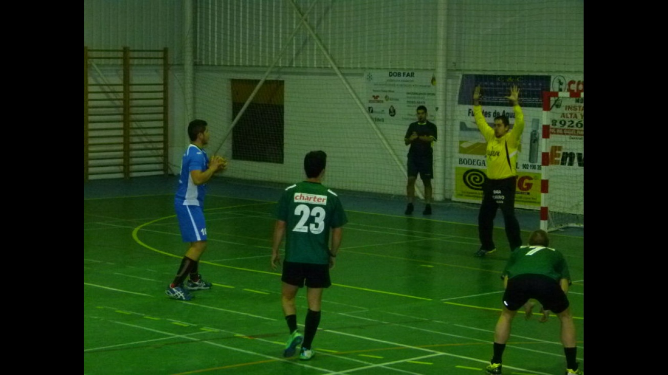 El BM Manzanares volvió a ganar al Cátedra. Foto del partido de ida en Manzanares.