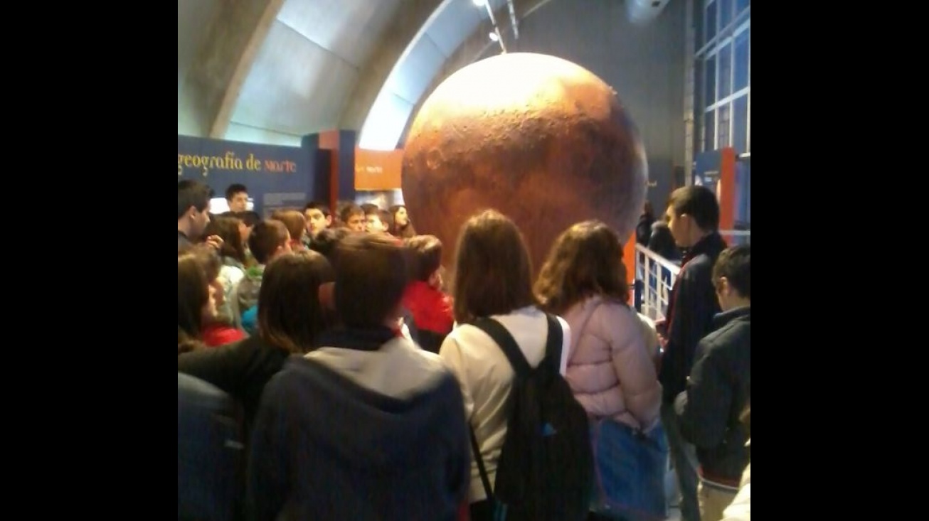 Momento de la visita al planetario