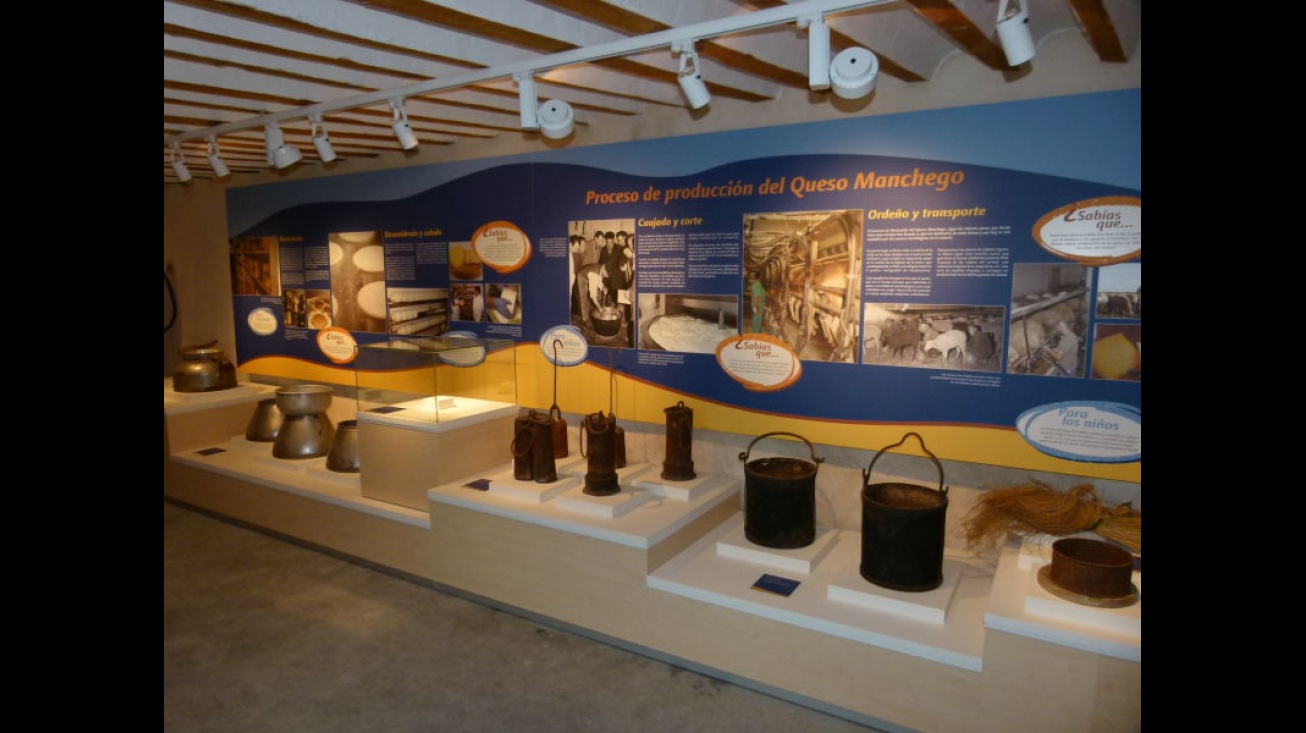 Interior de una de las salas del Museo del Queso Manchego