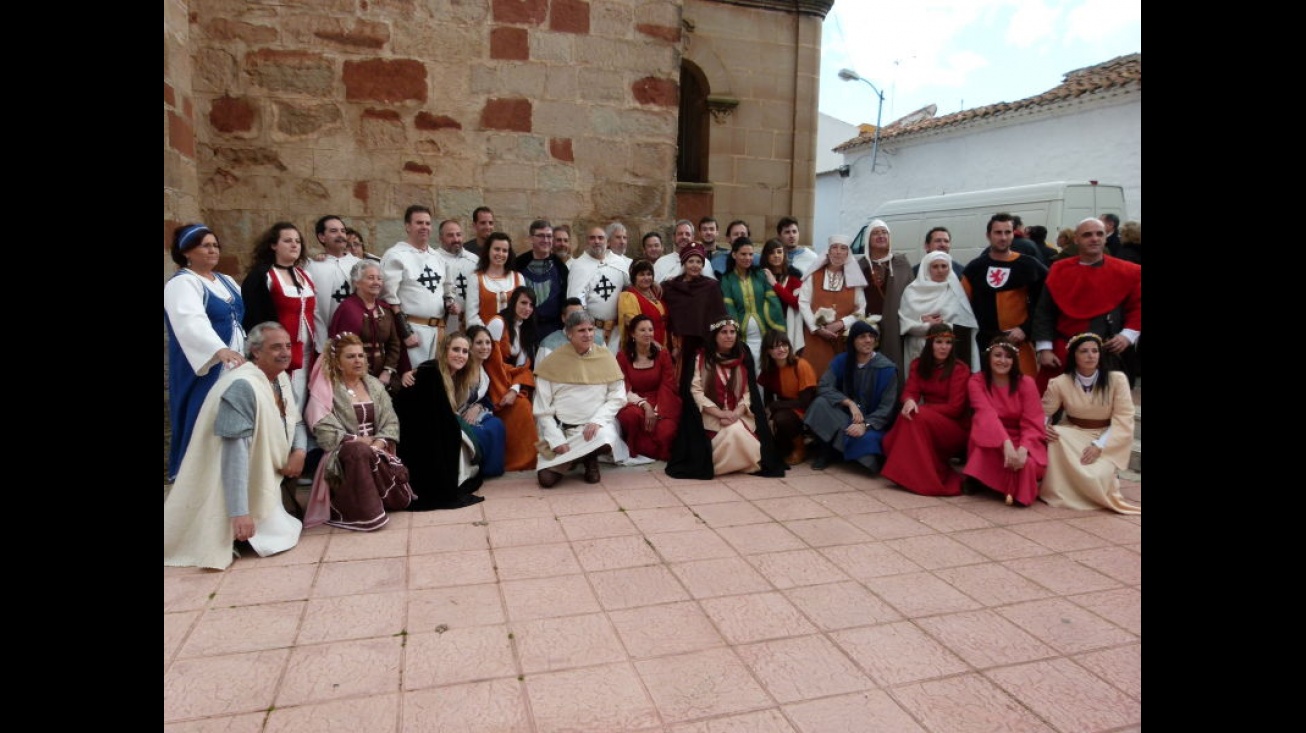 Representantes de Manzanares Medieval en Montiel junto al Consejero de Educación y Cultura, Marcial Marín