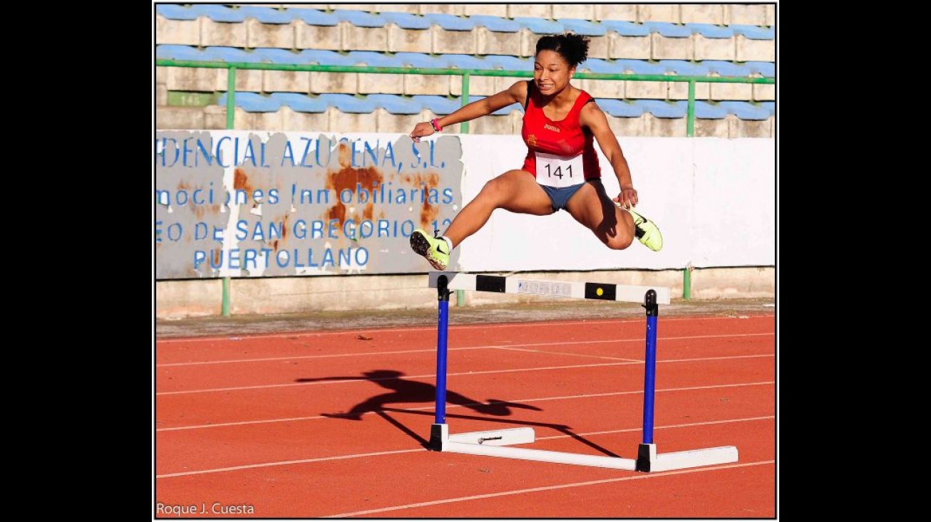 Anabel Zola obtuvo la medalla de oro en 400 metros vallas y bronce en 100 metros lisos. Foto: Roque Jesús Cuesta.