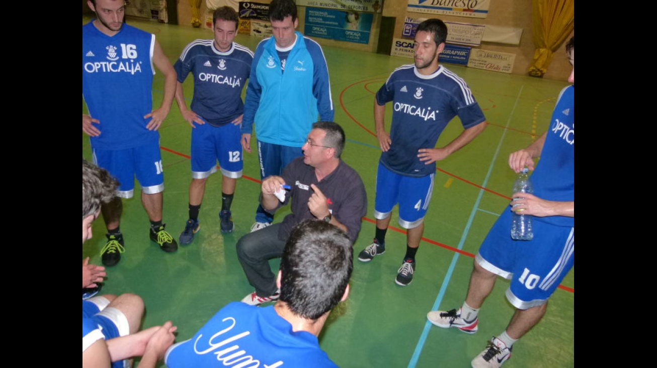 Jesualdo, dando instrucciones a los suyos