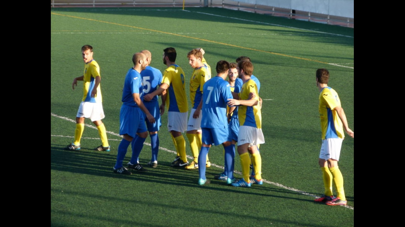 Imagen del partido de ida entre el Manzanares y La Gineta