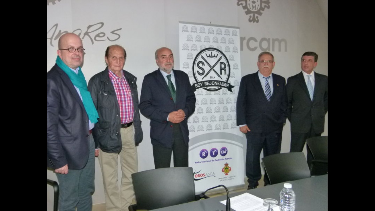 Nacho Villa, Ángel Peralta, Antonio López de la Manzanara, Manuel Ángel Millares y Borja Baena tras la presentación del certamen