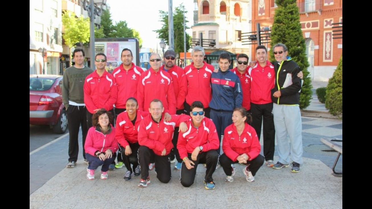 Expedición del Club de Atletismo antes de salir de Manzanares