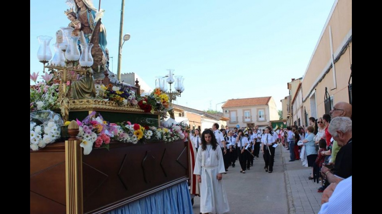 La banda "Julián Sánchez-Maroto" acompañó a la Divina Pastora en su procesión