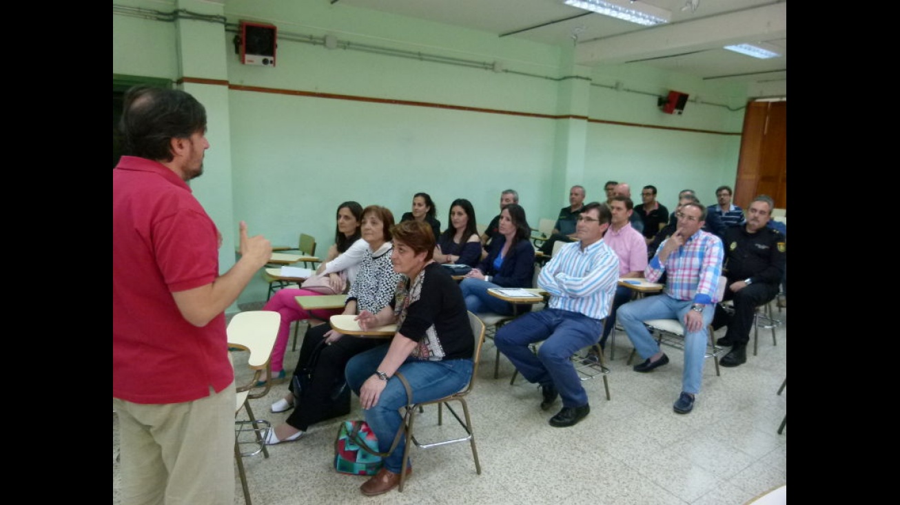 Algunos de los profesionales que participaron en esta actividad en su reunión previa