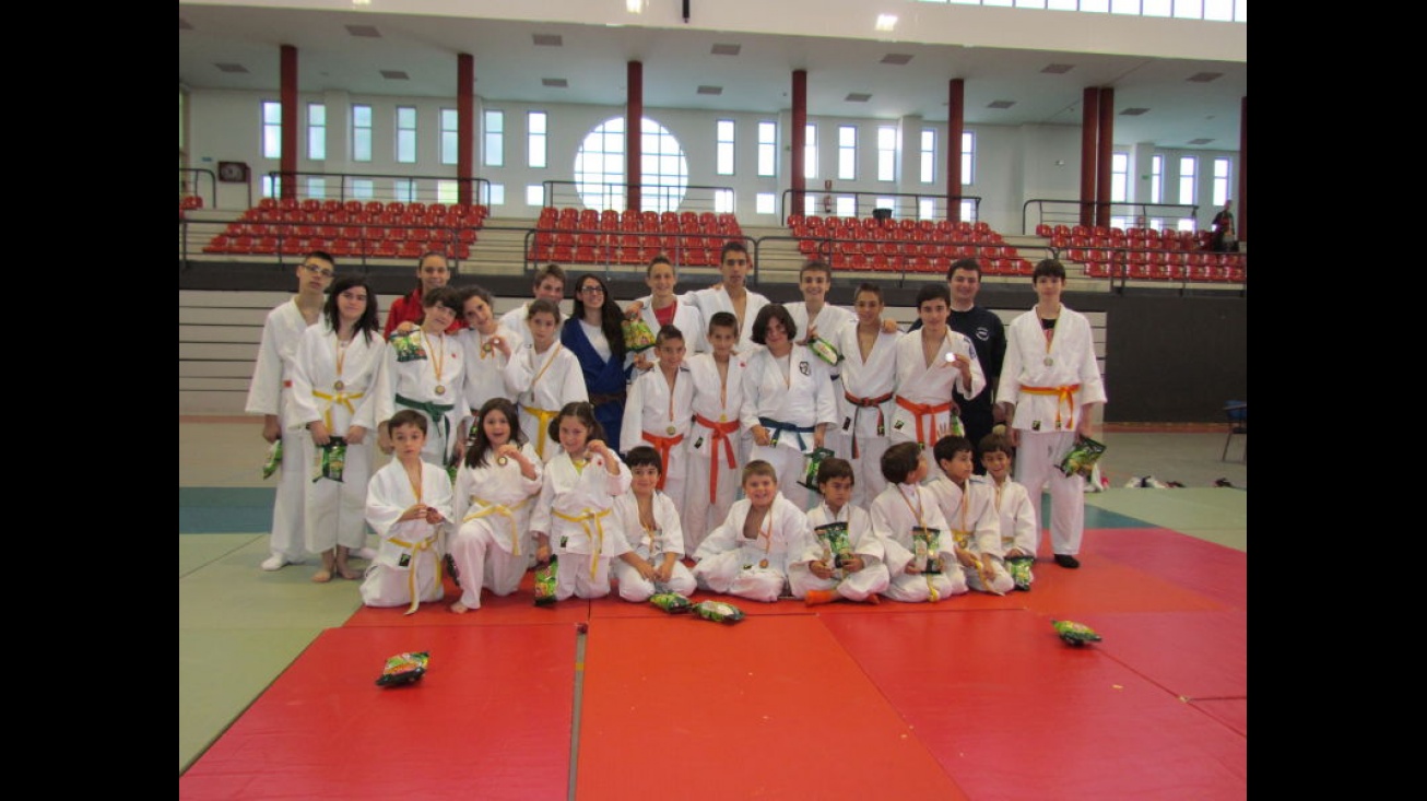 Componentes de la Escuela Municipal de Judo de Manzanares en el XX Trofeo "José Cañizares" de Puertollano