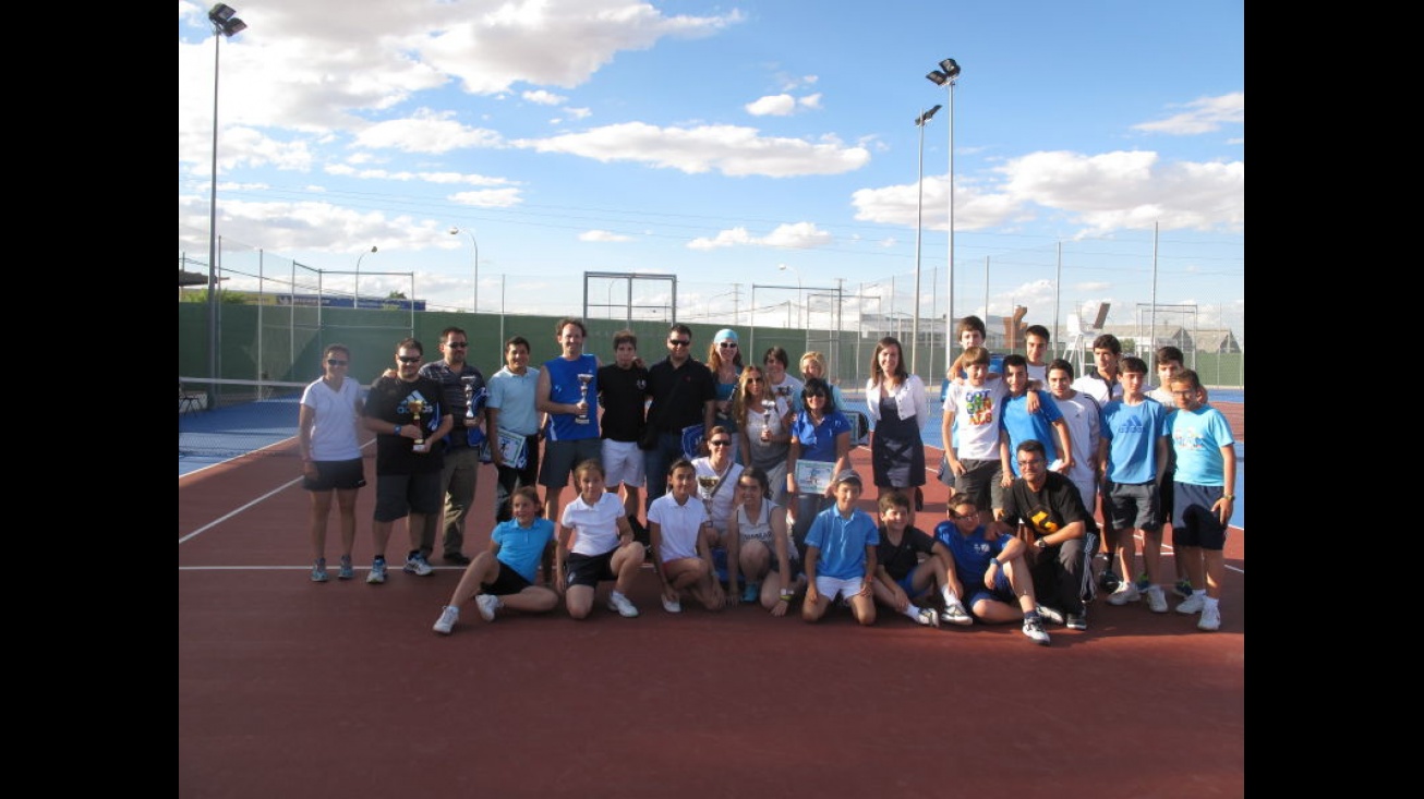 La liga de la Escuela de Tenis se clausuró el viernes 30 de mayo