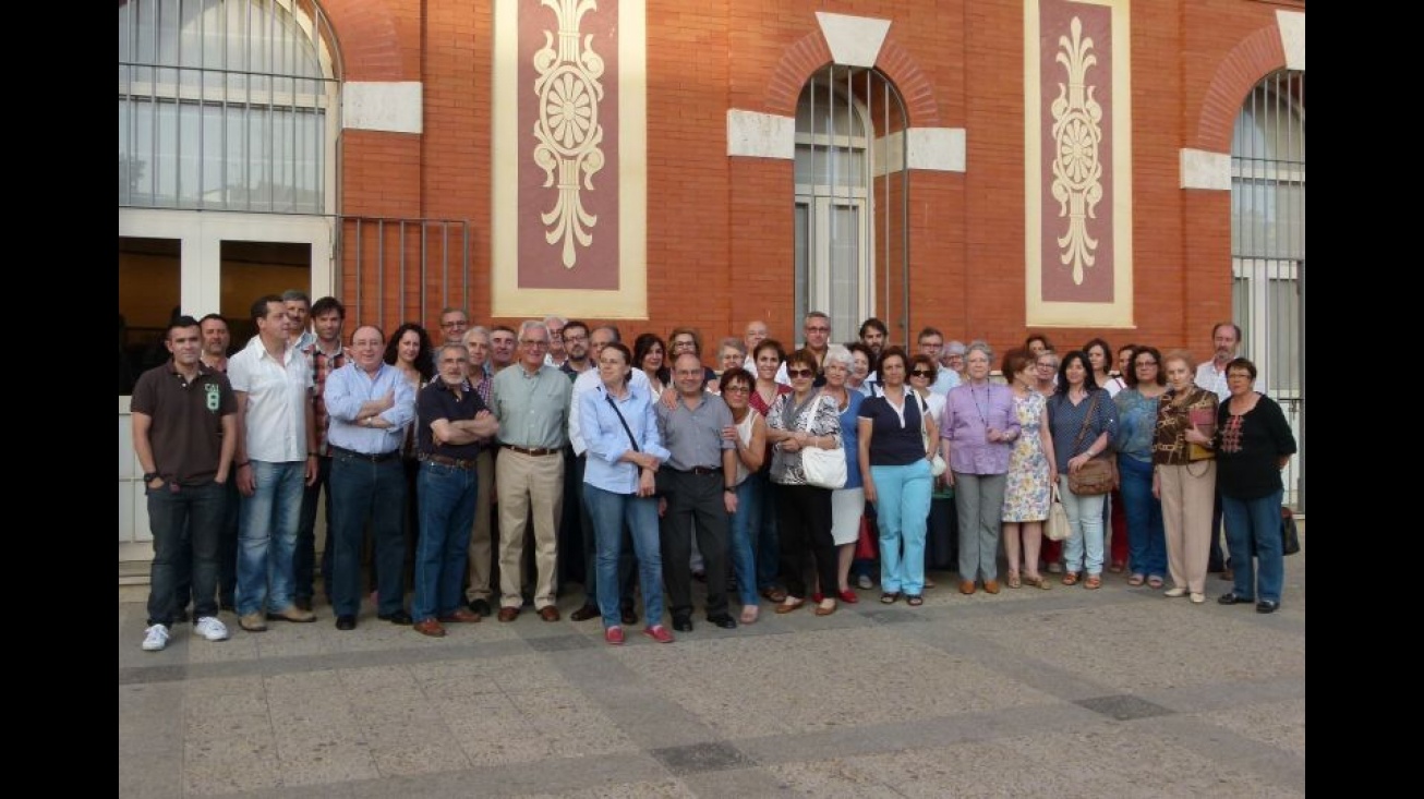 Alumnado de los talleres de pintura de la UP en la inauguración de su exposición