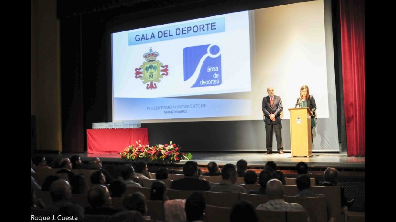 La concejal de Deportes anunció la convocatoria de estas becas en la Gala del Deporte. Foto: Roque J. Cuesta