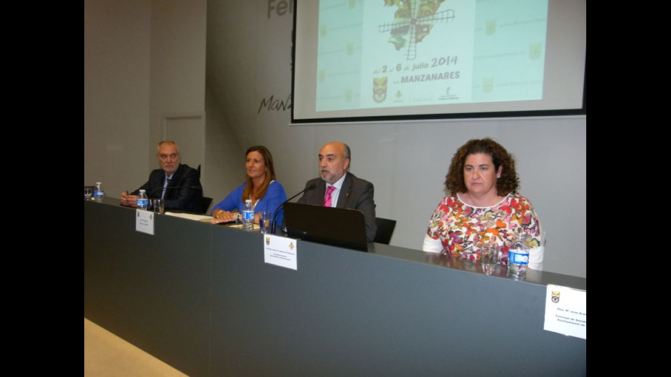 Nicolás Mata (gerente), Lola Serna (Concejal Ferias Comerciales), Antonio L. Manzanara (Alcalde) y Mª José Aranda (concejal Sanidad)