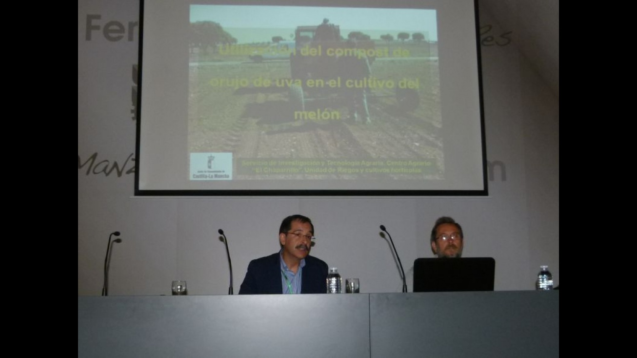 Martín-Gaitero y el doctor Ribas, en la conferencia