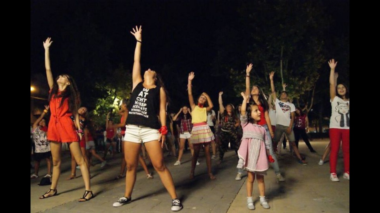 Momento del flash mob en los Paseos del Río