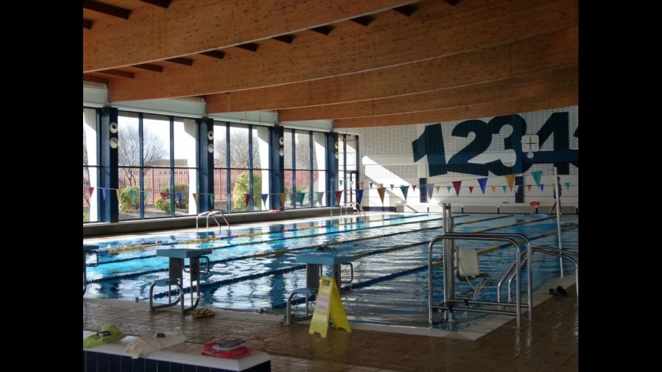 Piscina cubierta de Manzanares