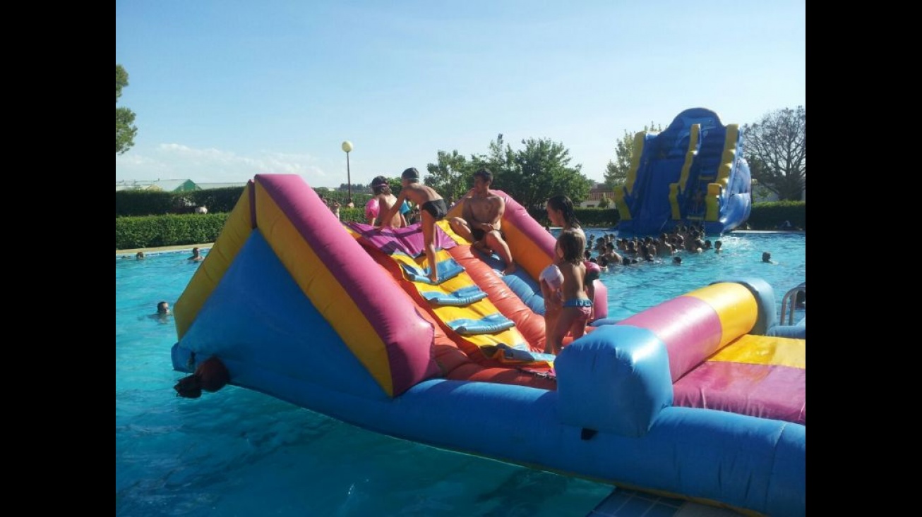 Imagen de una fiesta acuática similar a la que habrá en Manzanares