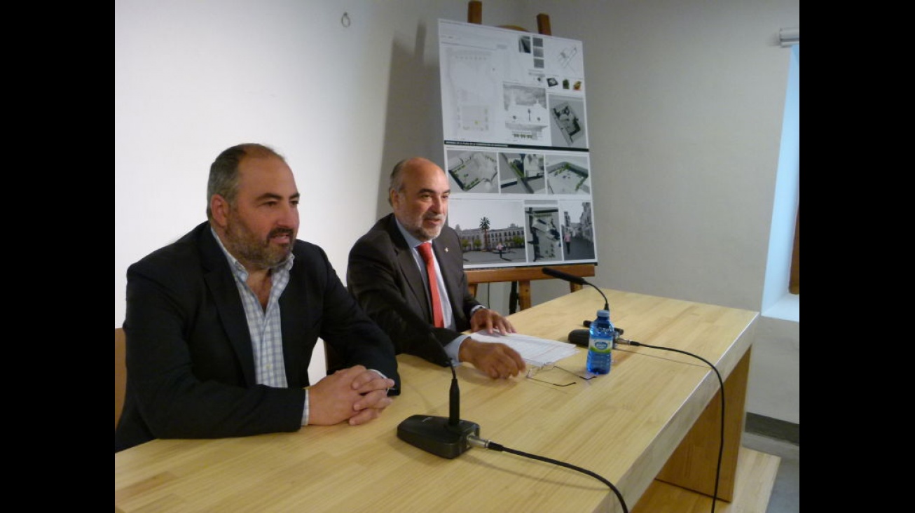 Alfonso Mazarro y Antonio López de la Manzanara en la presentación del programa de obras