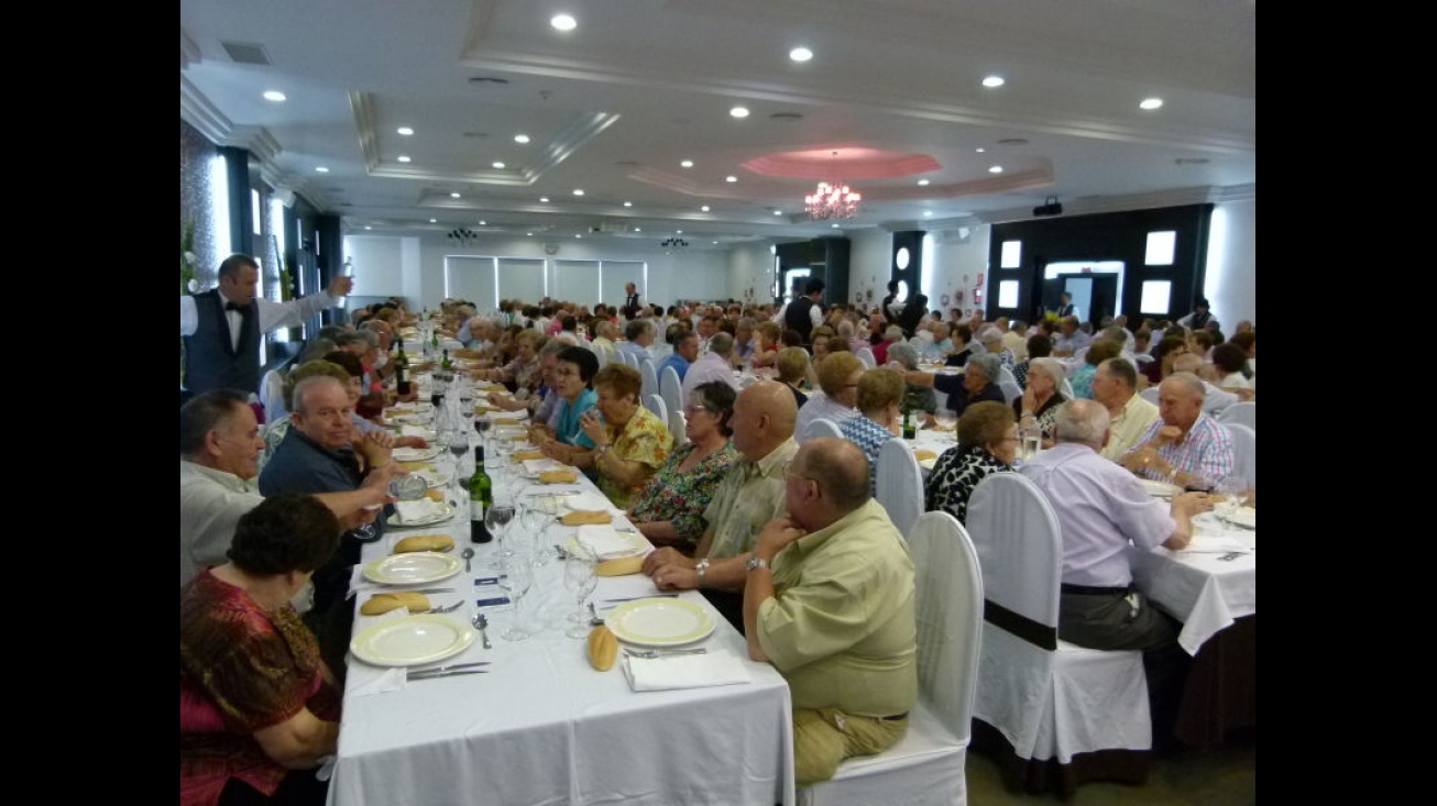 Participantes en la comida de convivencia